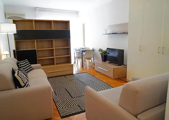 Mombello Loft Apartman *